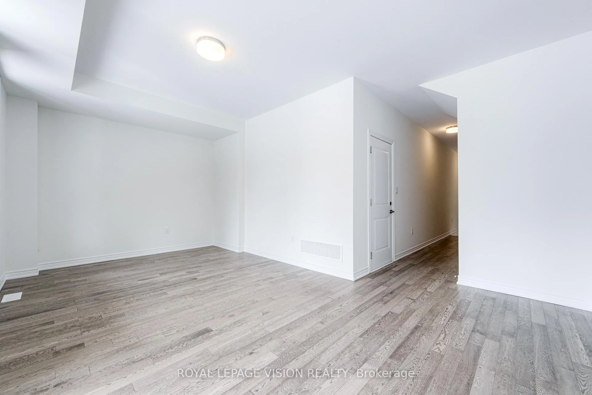 Photo 7 of 24 Folcroft St, Brampton, Credit Valley — HOMEH