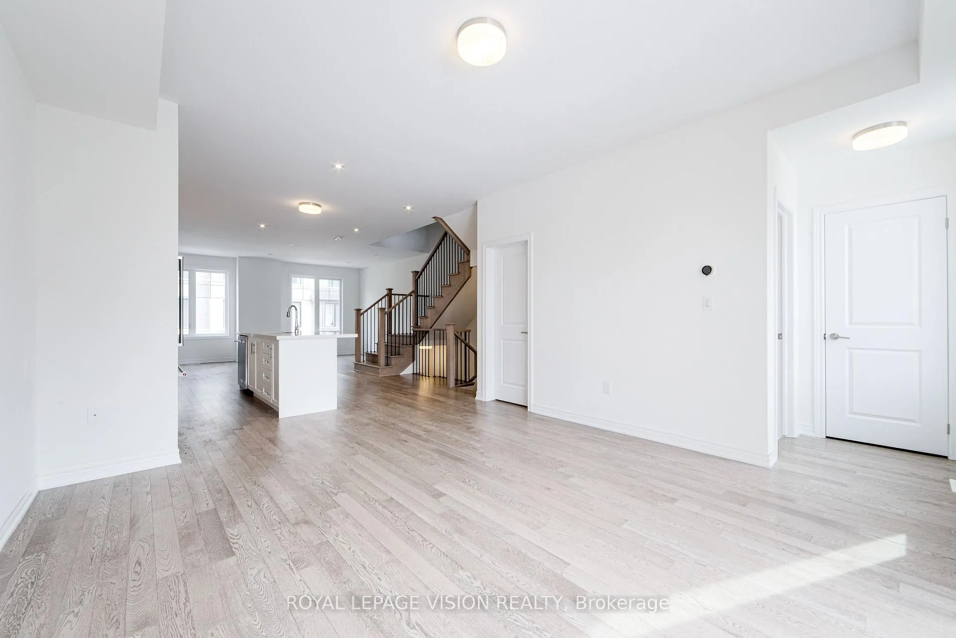 Photo 12 of 24 Folcroft St, Brampton, Credit Valley — HOMEH