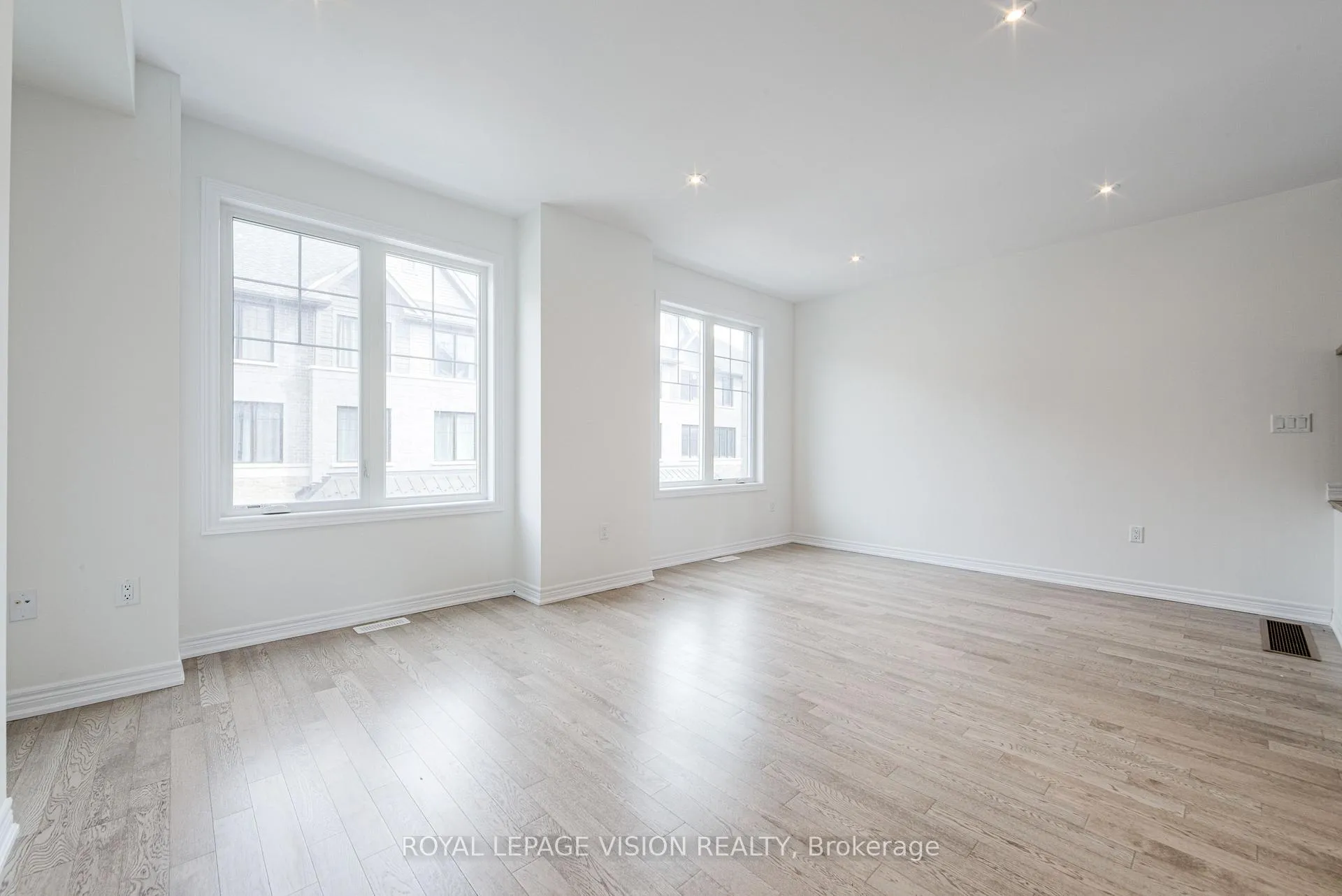 Photo 21 of 24 Folcroft St, Brampton, Credit Valley — HOMEH