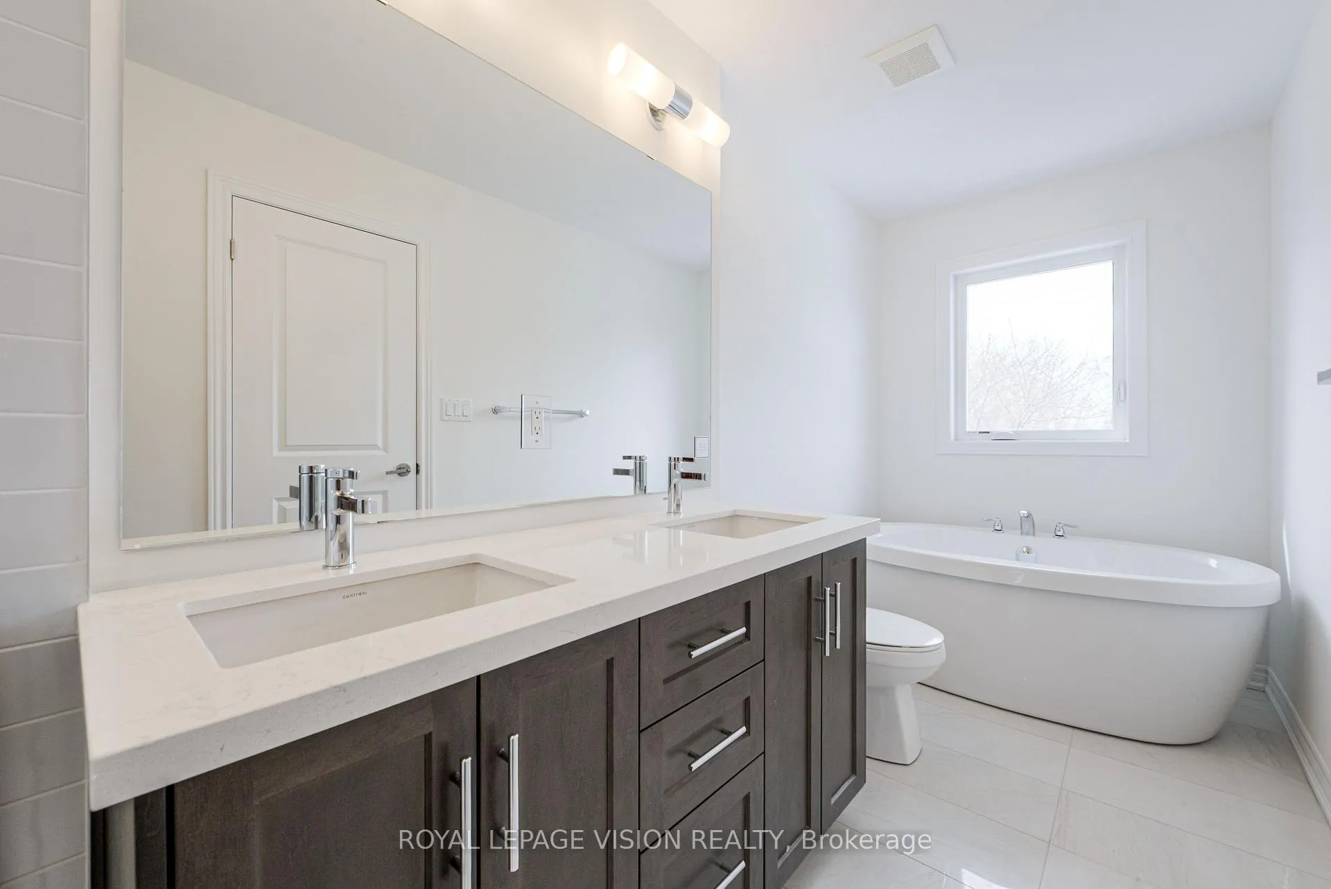 Photo 32 of 24 Folcroft St, Brampton, Credit Valley — HOMEH