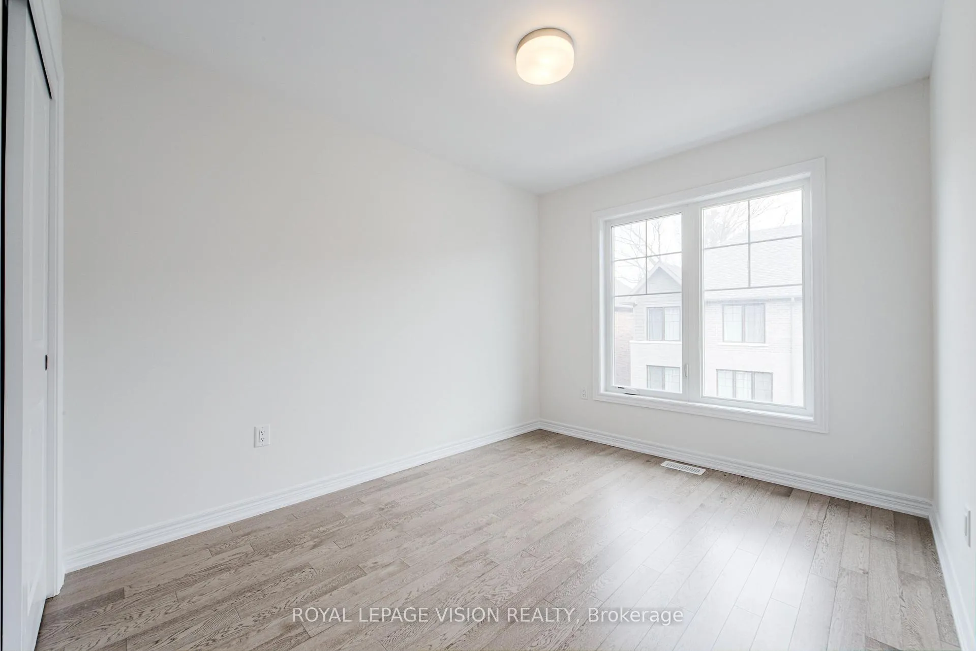 Photo 36 of 24 Folcroft St, Brampton, Credit Valley — HOMEH