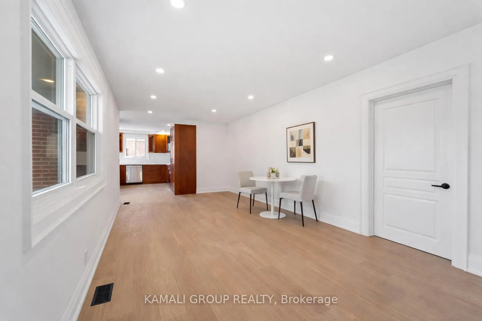 Photo 3 of Unit main, 76 Admiral Rd, Ajax, South East — HOMEH