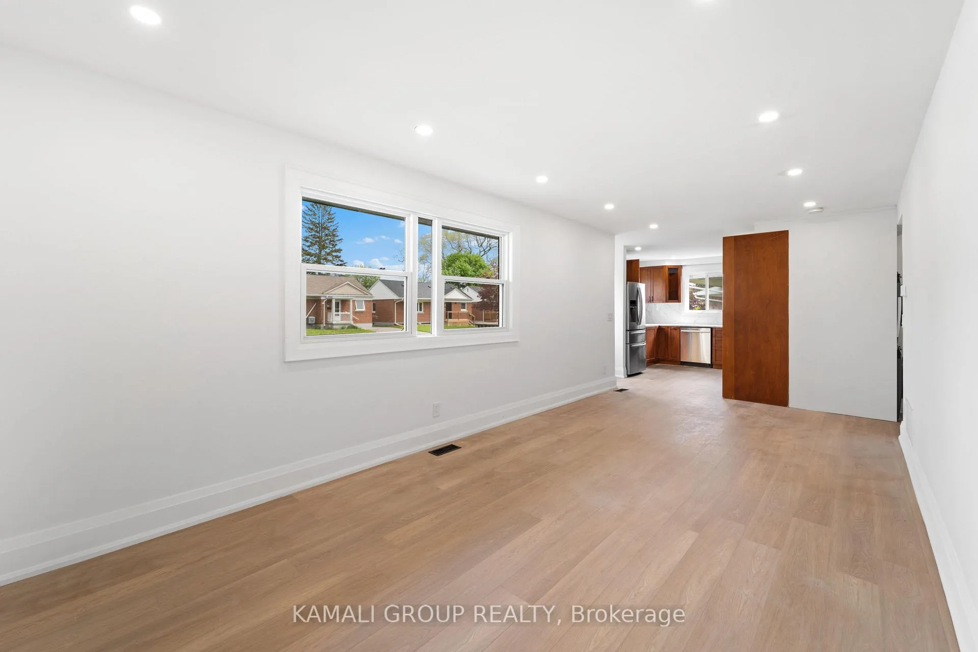 Photo 6 of Unit main, 76 Admiral Rd, Ajax, South East — HOMEH