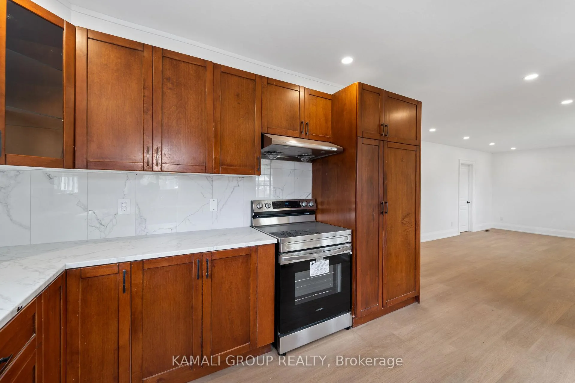 Photo 10 of Unit main, 76 Admiral Rd, Ajax, South East — HOMEH