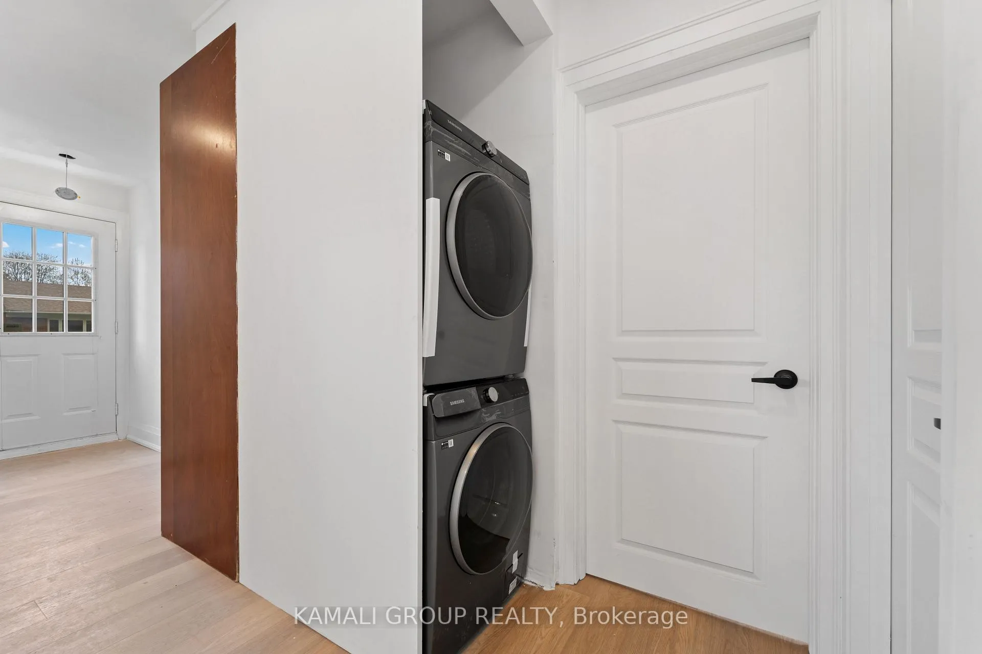 Photo 11 of Unit main, 76 Admiral Rd, Ajax, South East — HOMEH