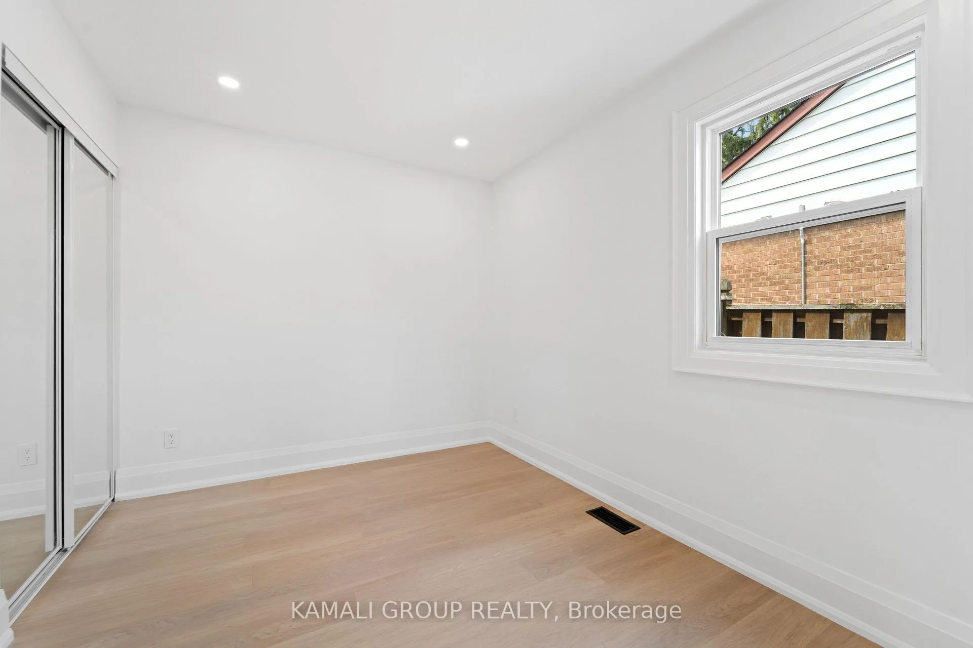 Photo 15 of Unit main, 76 Admiral Rd, Ajax, South East — HOMEH