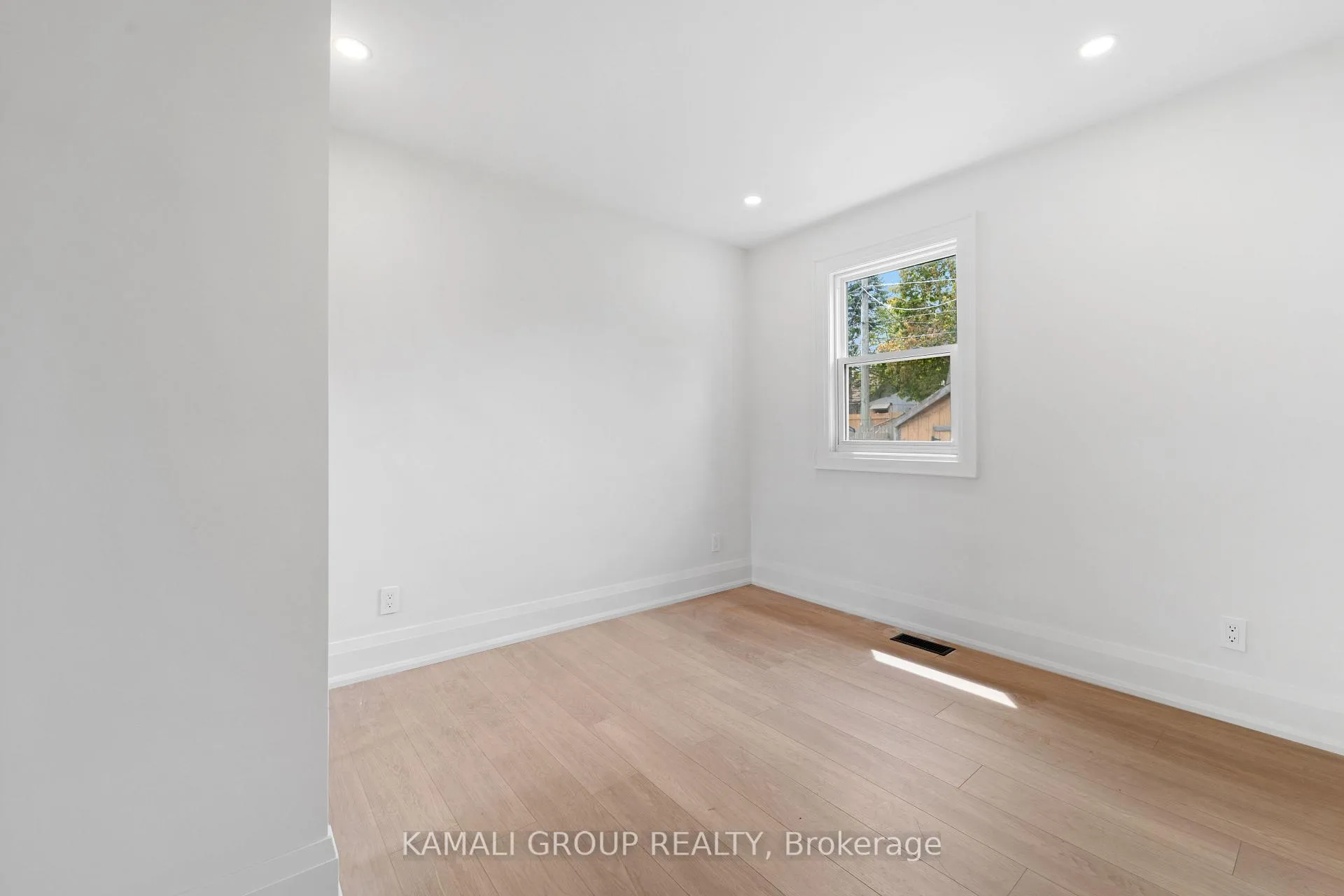 Photo 17 of Unit main, 76 Admiral Rd, Ajax, South East — HOMEH