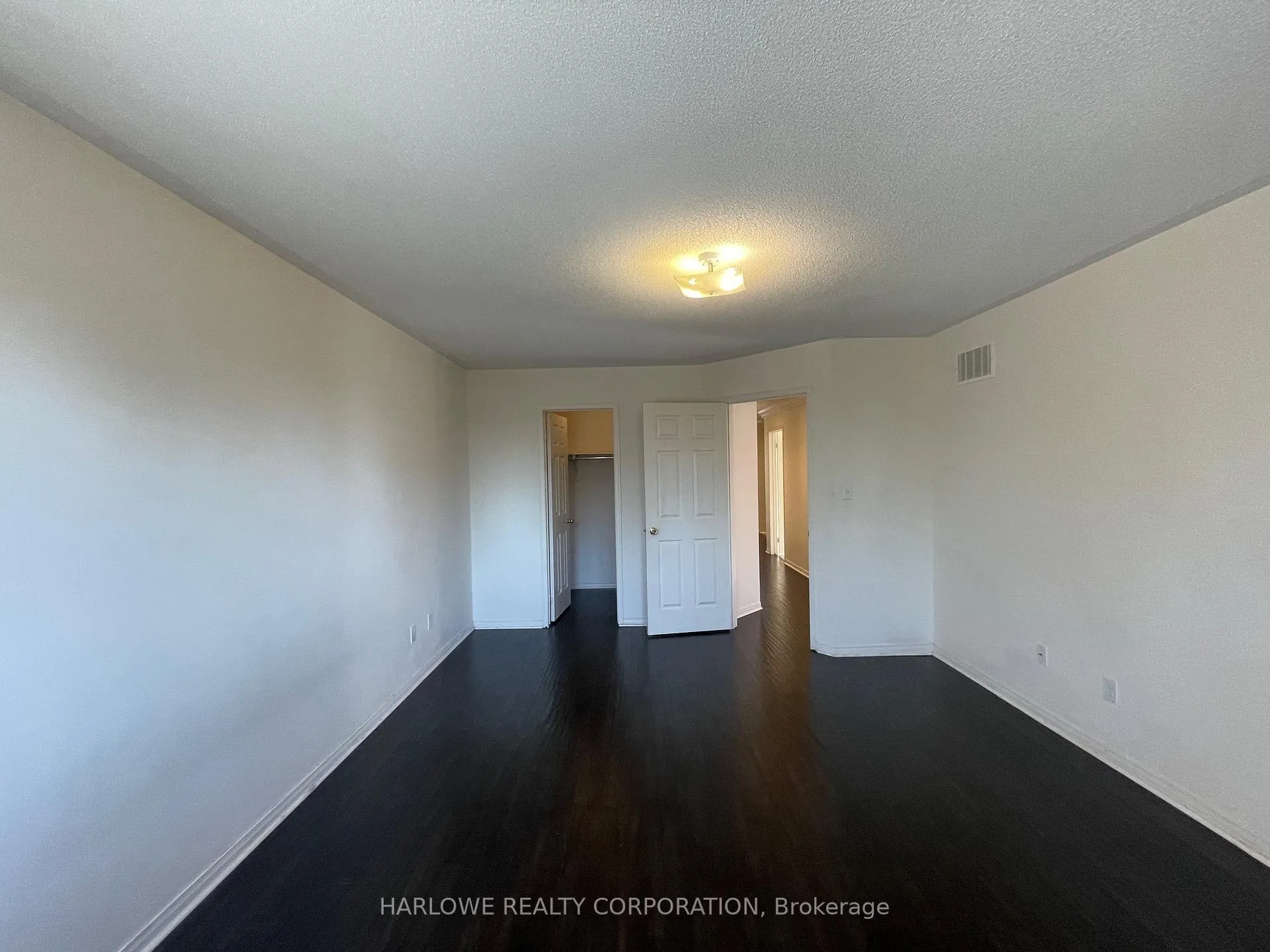 Photo 8 of Unit upper, 54 Travis Cres, Brampton, Fletcher's West — HOMEH