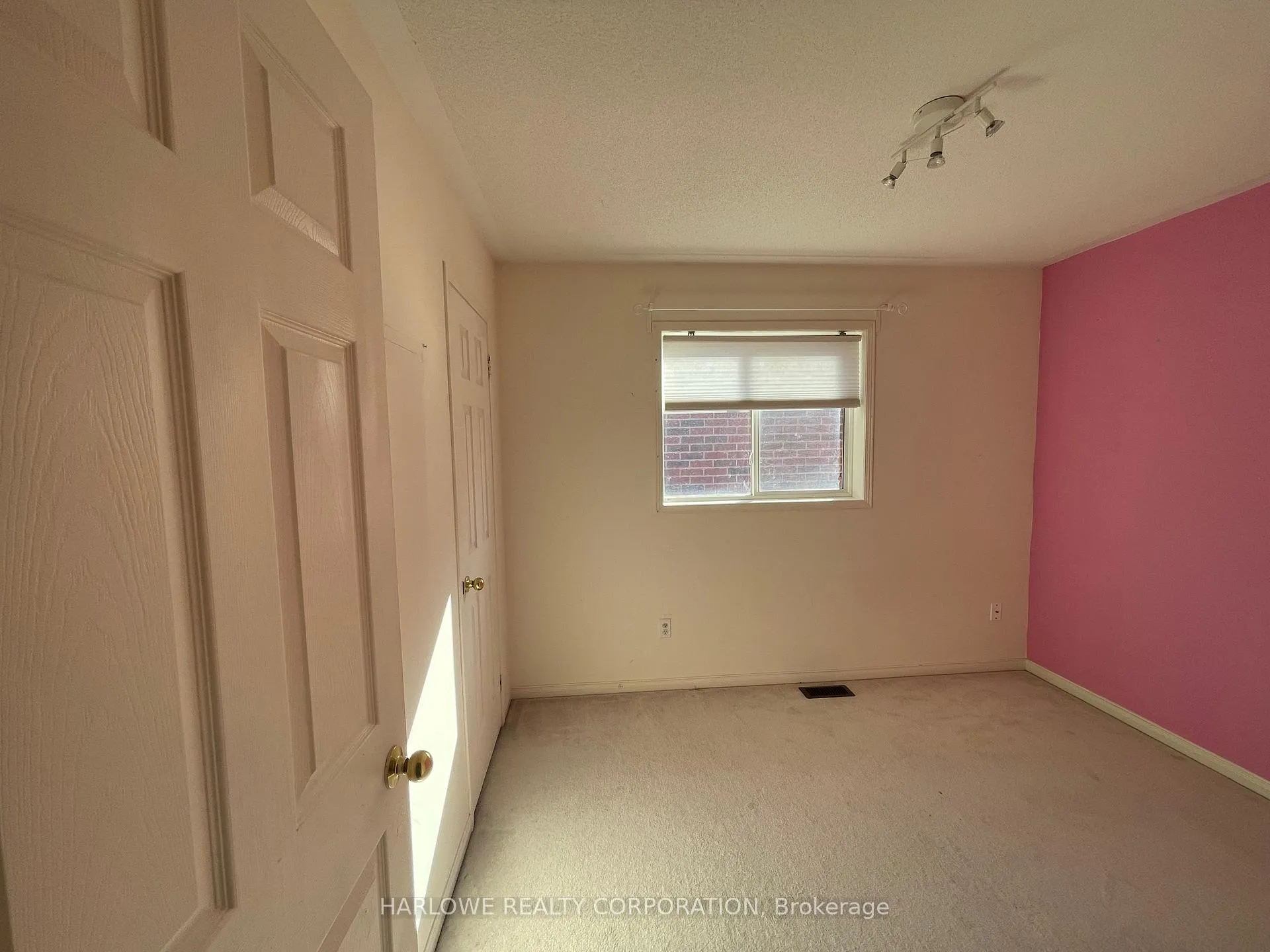 Photo 9 of Unit upper, 54 Travis Cres, Brampton, Fletcher's West — HOMEH