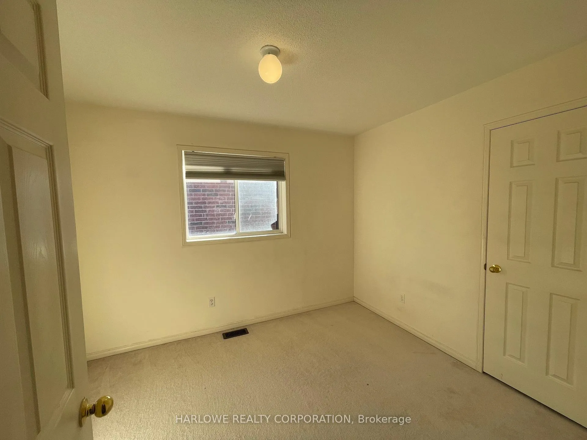 Photo 11 of Unit upper, 54 Travis Cres, Brampton, Fletcher's West — HOMEH