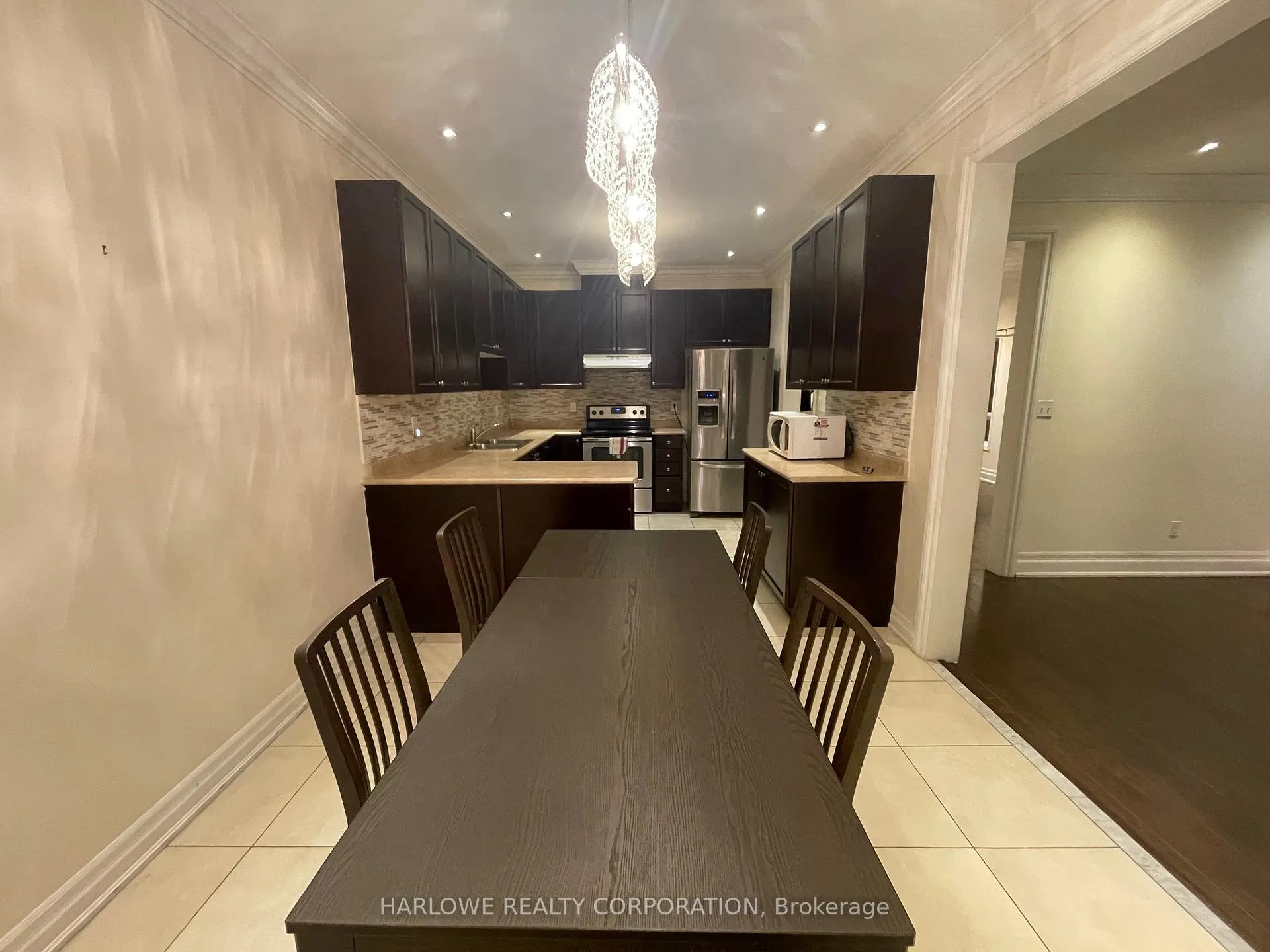 Photo 17 of Unit upper, 54 Travis Cres, Brampton, Fletcher's West — HOMEH