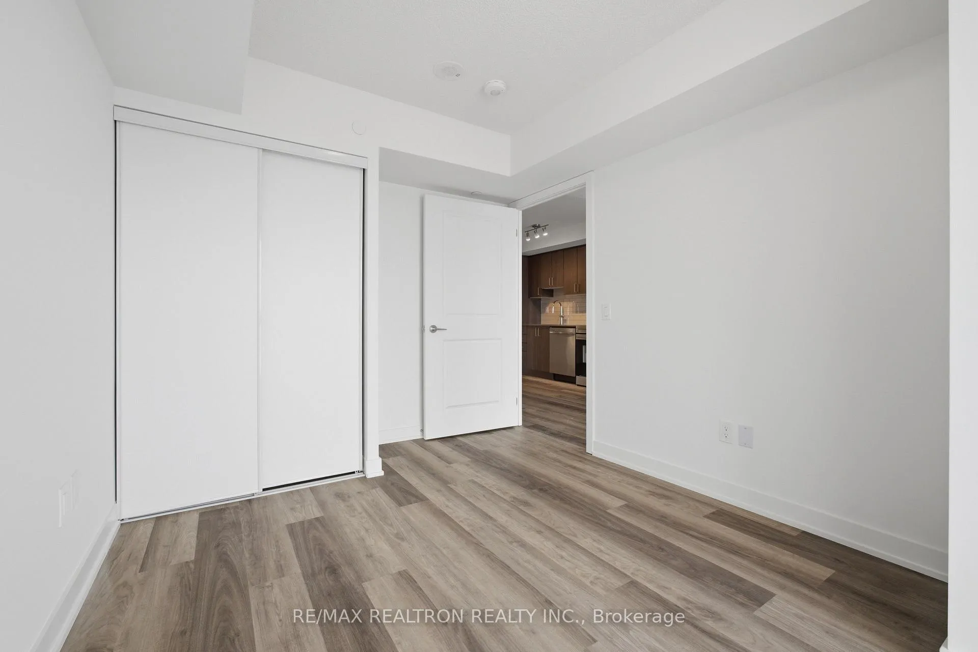 Photo 14 of Unit 2210, 1010 Sandy Beach Rd, Pickering, Bay Ridges — HOMEH