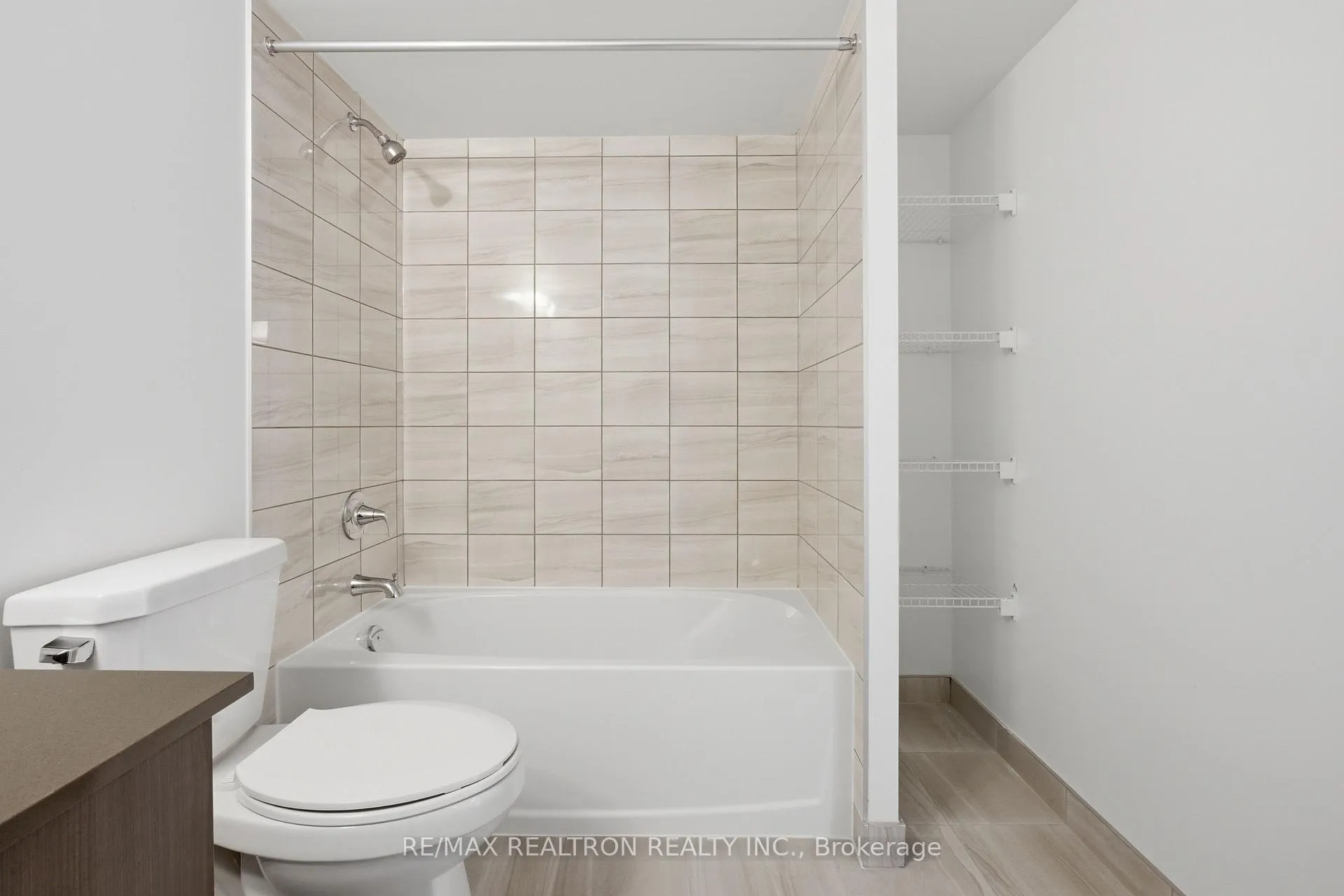 Photo 17 of Unit 2210, 1010 Sandy Beach Rd, Pickering, Bay Ridges — HOMEH