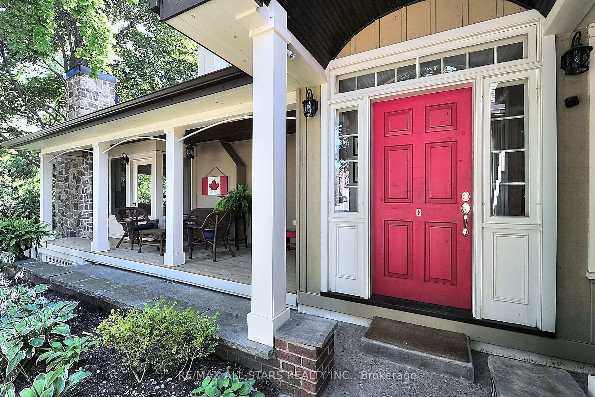 Photo 2 of 60 Meadowbrook Lane, Markham, Unionville — HOMEH