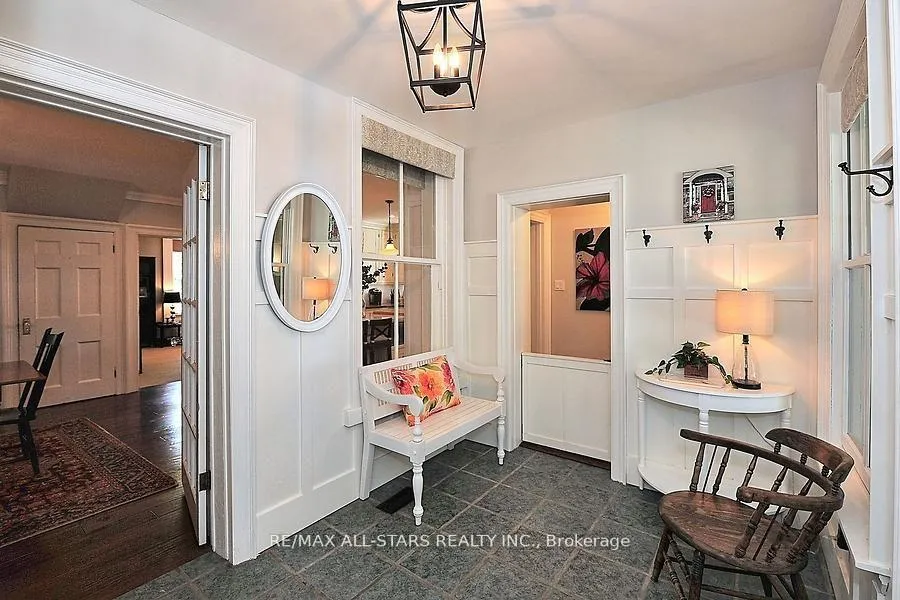 Photo 6 of 60 Meadowbrook Lane, Markham, Unionville — HOMEH
