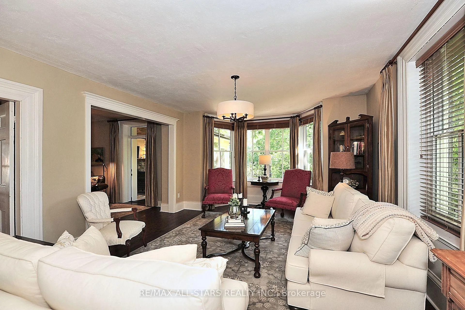 Photo 8 of 60 Meadowbrook Lane, Markham, Unionville — HOMEH