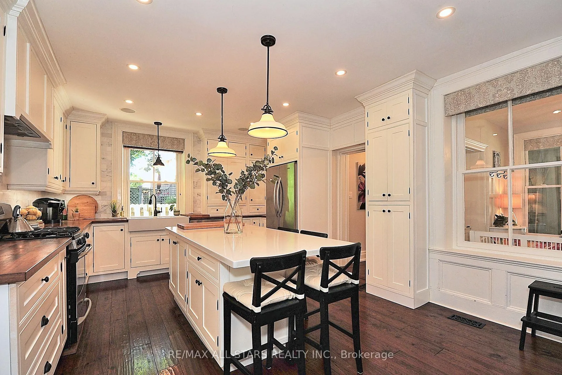 Photo 12 of 60 Meadowbrook Lane, Markham, Unionville — HOMEH