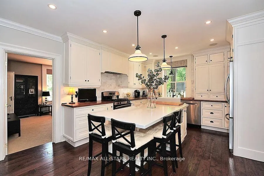 Photo 13 of 60 Meadowbrook Lane, Markham, Unionville — HOMEH