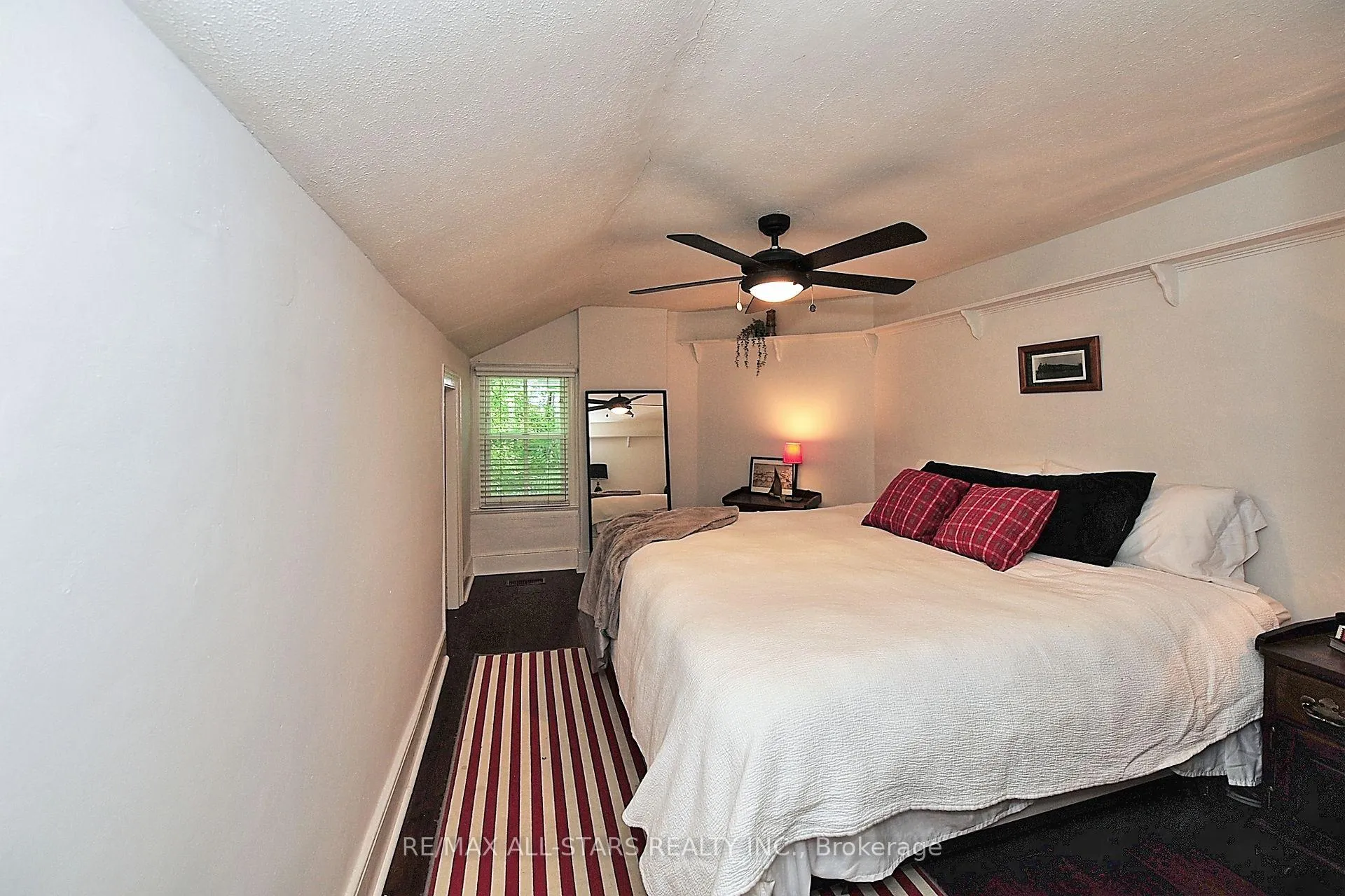 Photo 19 of 60 Meadowbrook Lane, Markham, Unionville — HOMEH