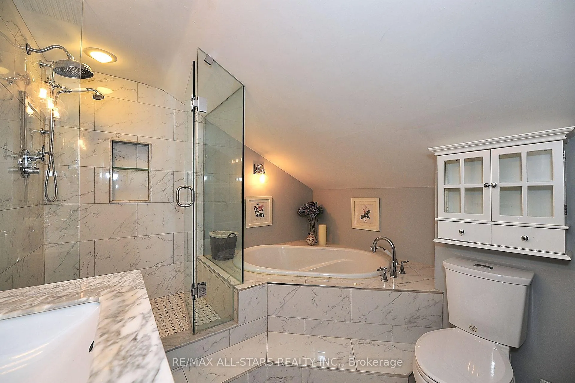 Photo 22 of 60 Meadowbrook Lane, Markham, Unionville — HOMEH