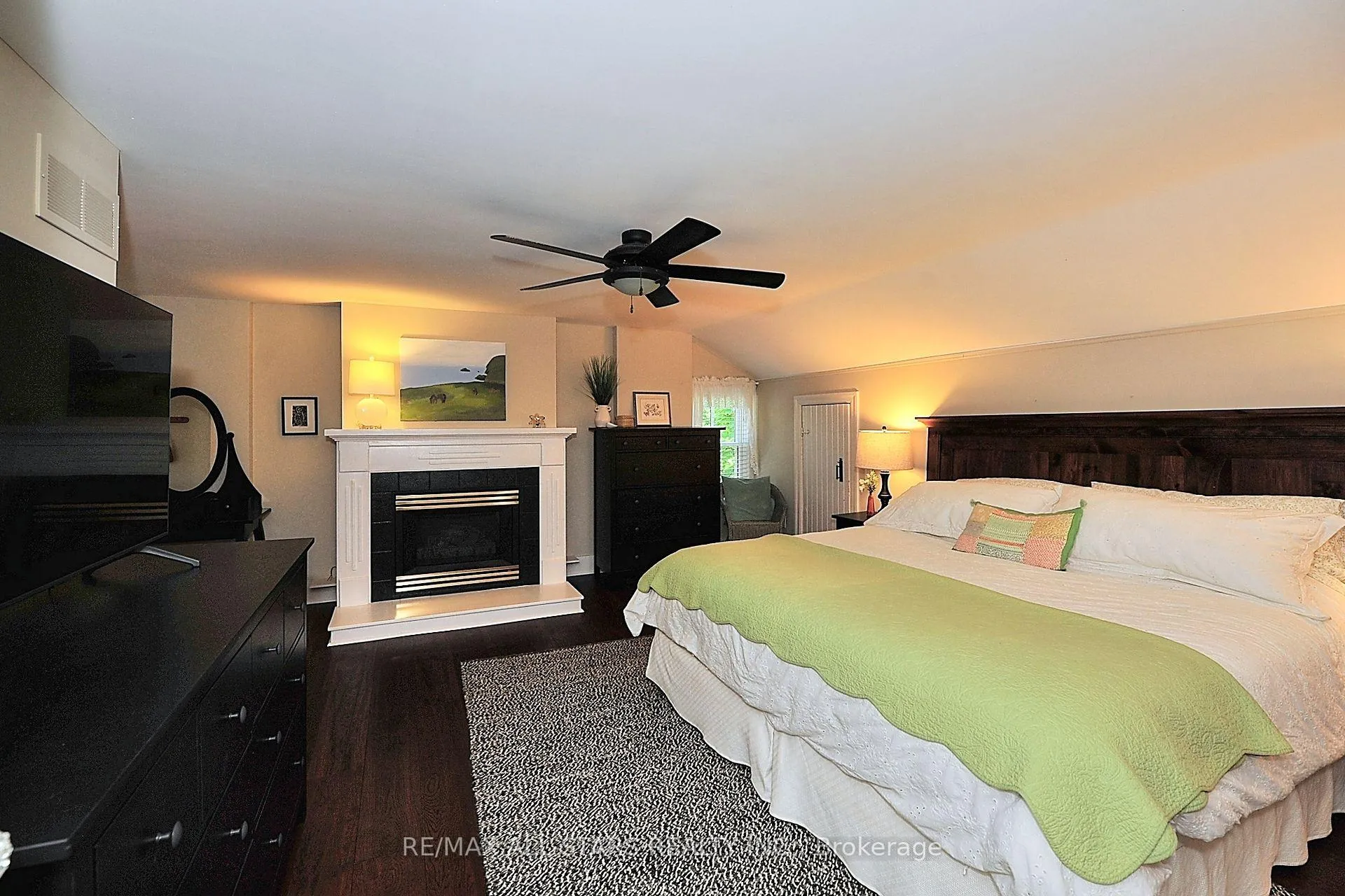 Photo 24 of 60 Meadowbrook Lane, Markham, Unionville — HOMEH