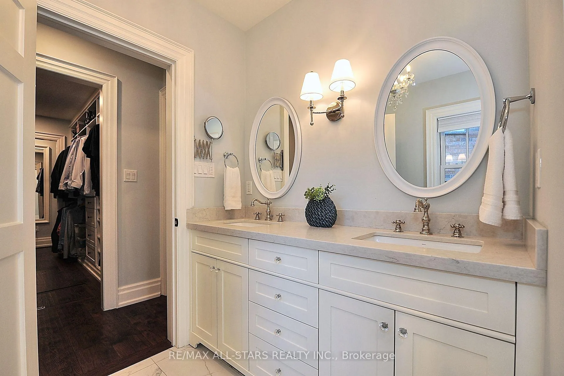 Photo 32 of 60 Meadowbrook Lane, Markham, Unionville — HOMEH