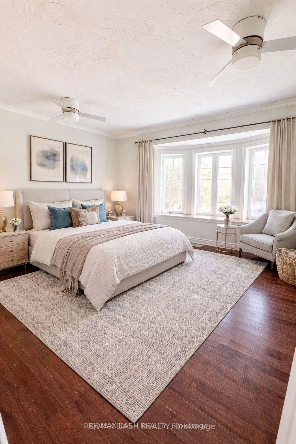Photo 1 of Unit main-floor, 1529 Queen St E, Toronto, Greenwood-Coxwell — HOMEH