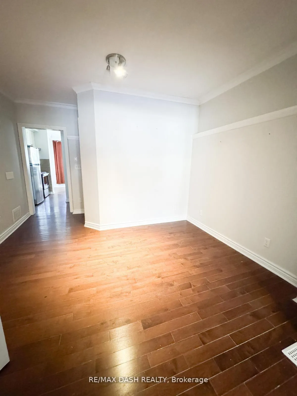 Photo 4 of Unit main-floor, 1529 Queen St E, Toronto, Greenwood-Coxwell — HOMEH