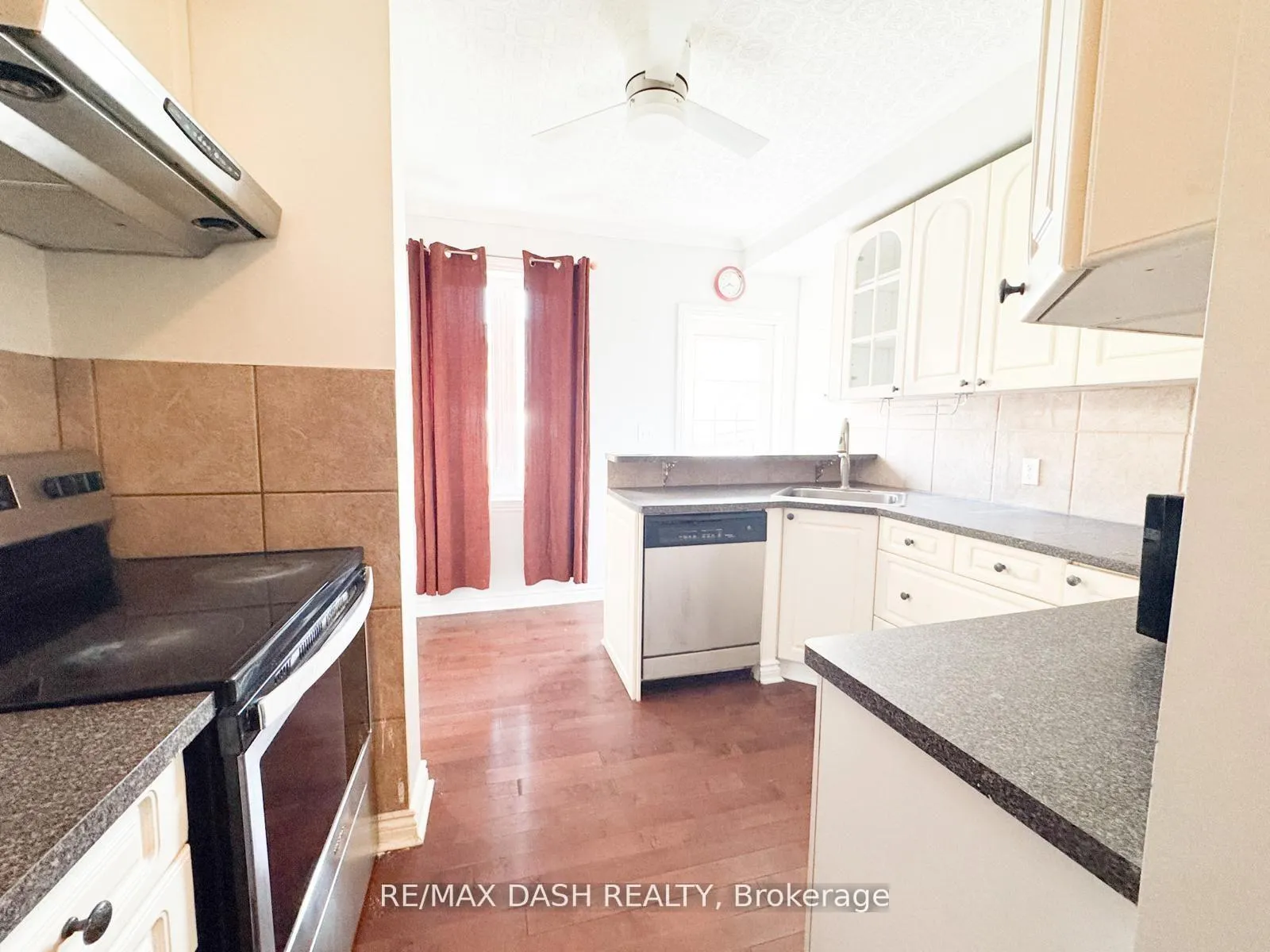 Photo 13 of Unit main-floor, 1529 Queen St E, Toronto, Greenwood-Coxwell — HOMEH