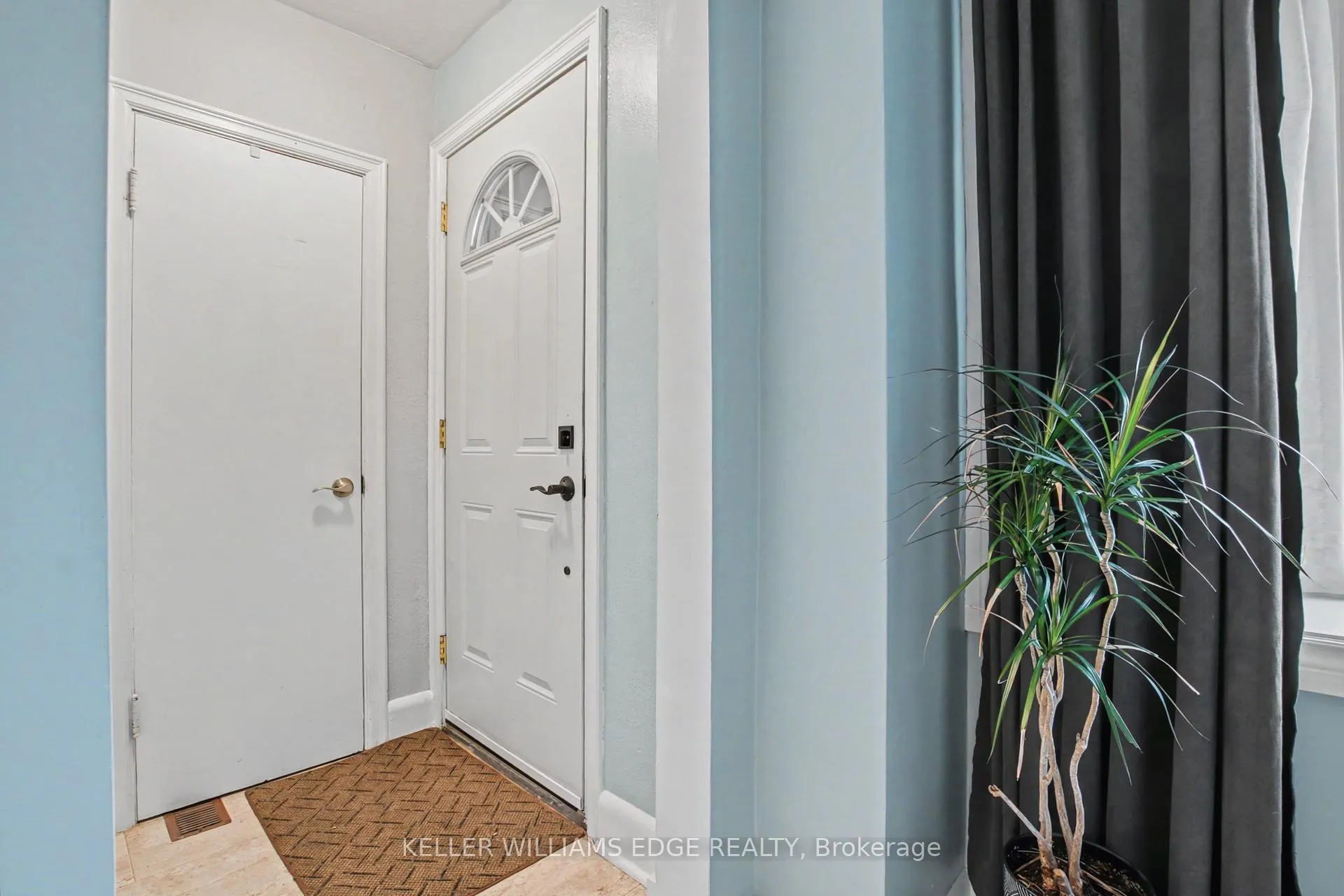 Photo 3 of 179 Parkdale Ave S, Hamilton, Glenview — HOMEH