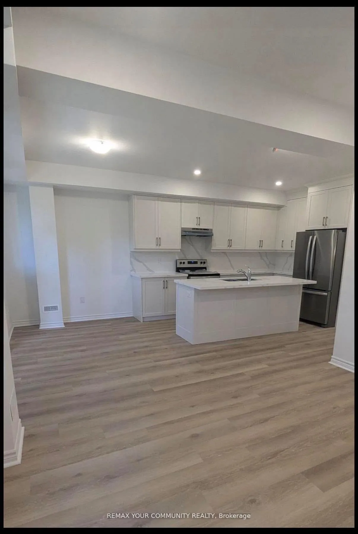 Photo 4 of Unit main, 9A Biscayne Blvd, Georgina, Keswick South — HOMEH