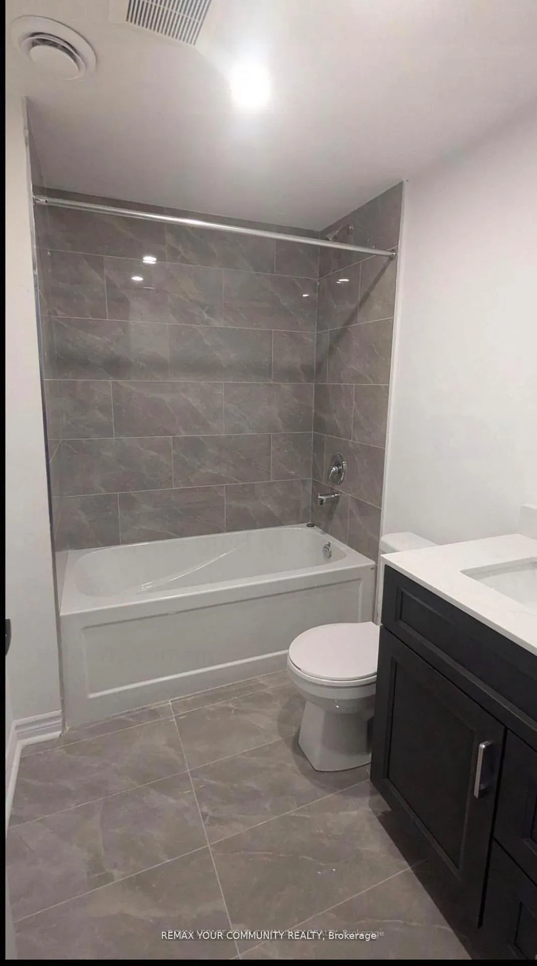Photo 7 of Unit main, 9A Biscayne Blvd, Georgina, Keswick South — HOMEH