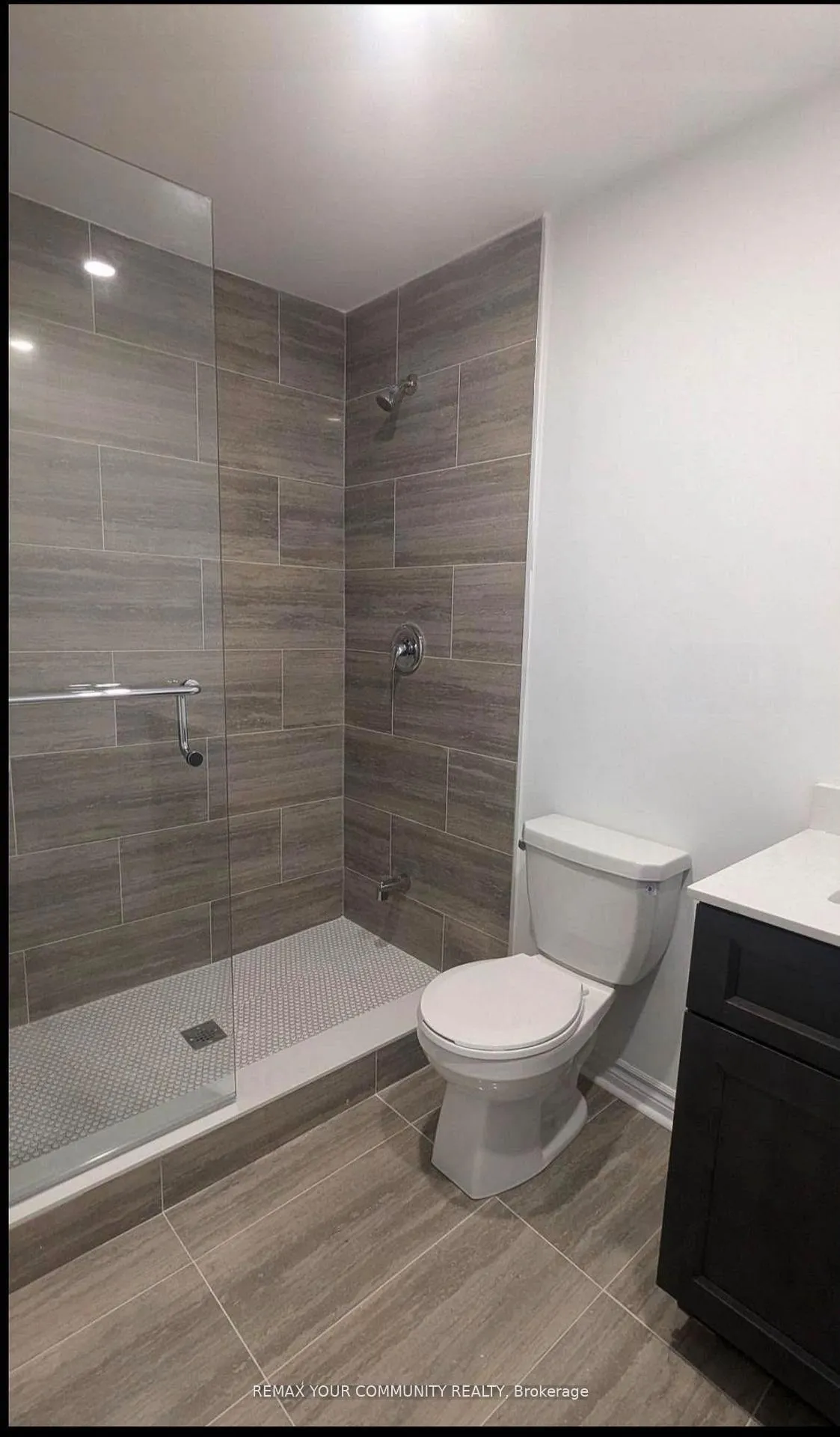 Photo 8 of Unit main, 9A Biscayne Blvd, Georgina, Keswick South — HOMEH