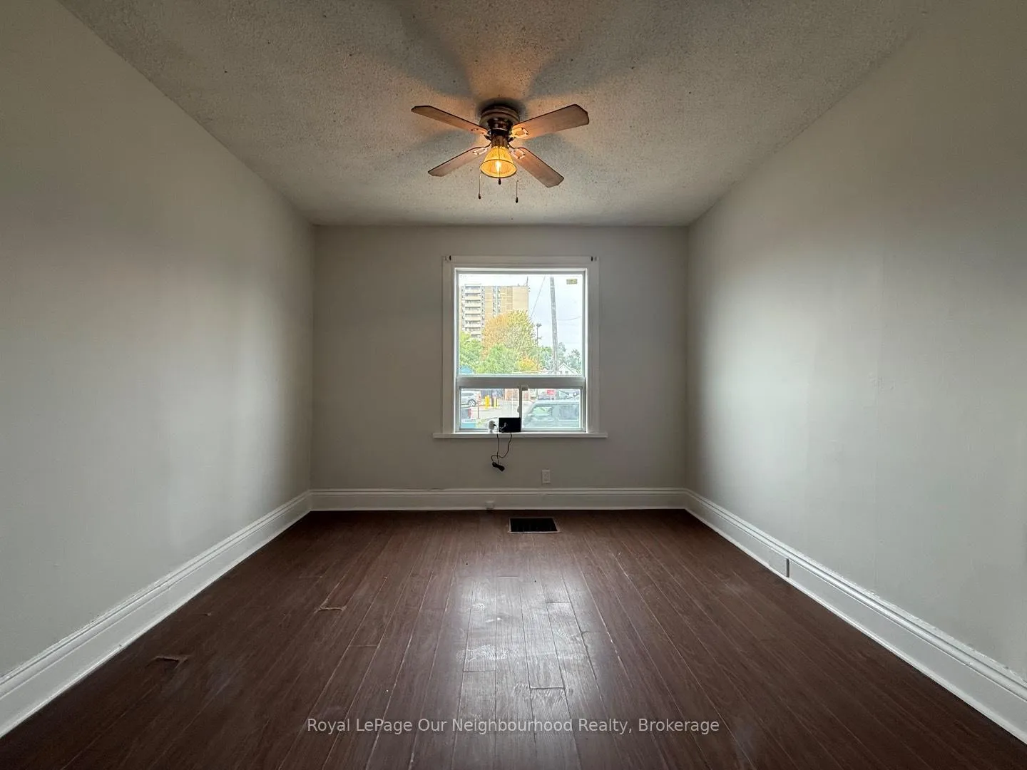 Photo 8 of 514 Cannon St E, Hamilton, Gibson — HOMEH