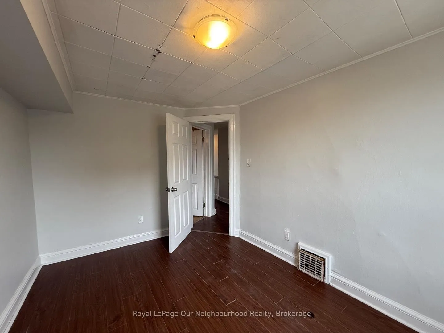 Photo 17 of 514 Cannon St E, Hamilton, Gibson — HOMEH