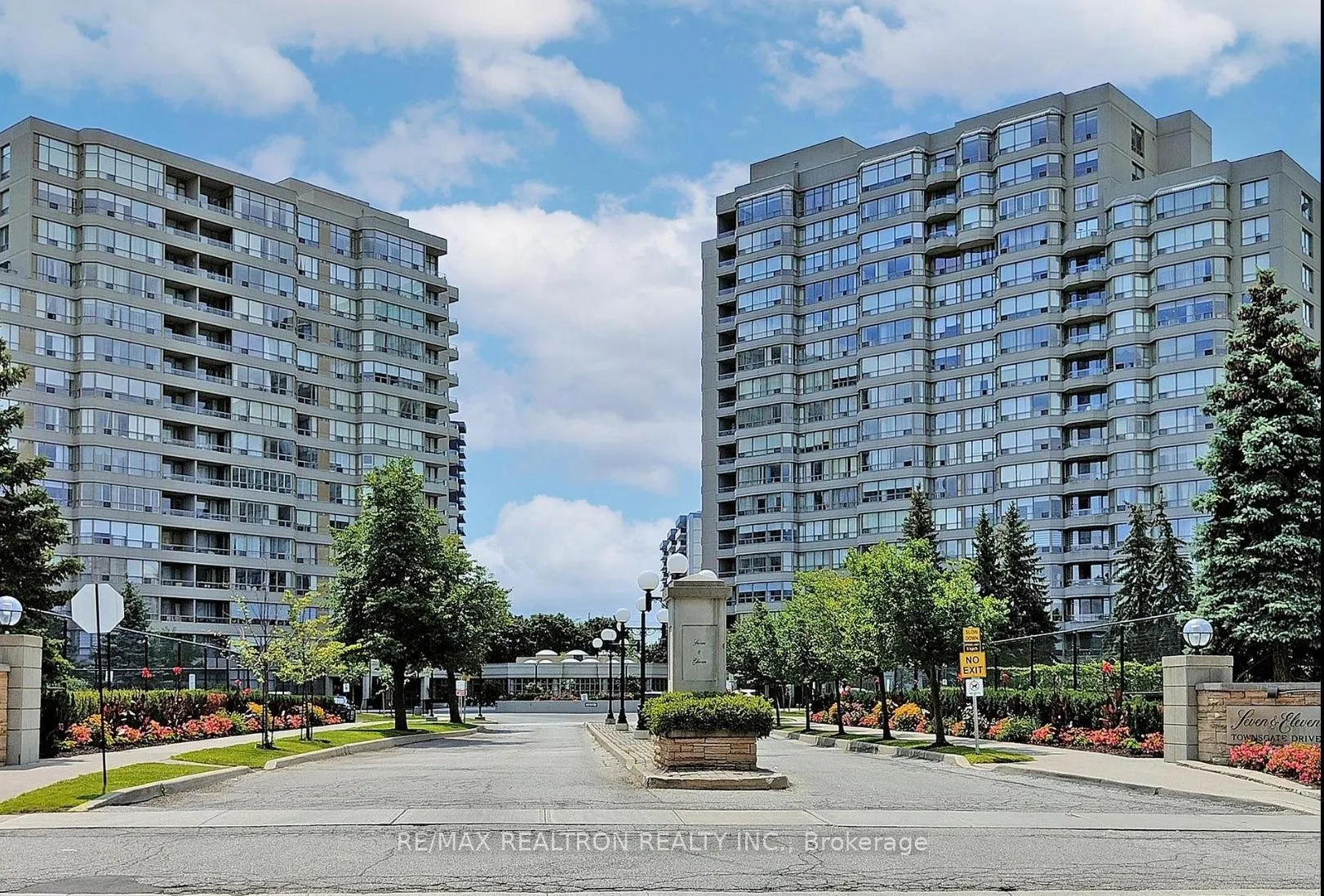 Front of Unit 502, 7 Townsgate Dr