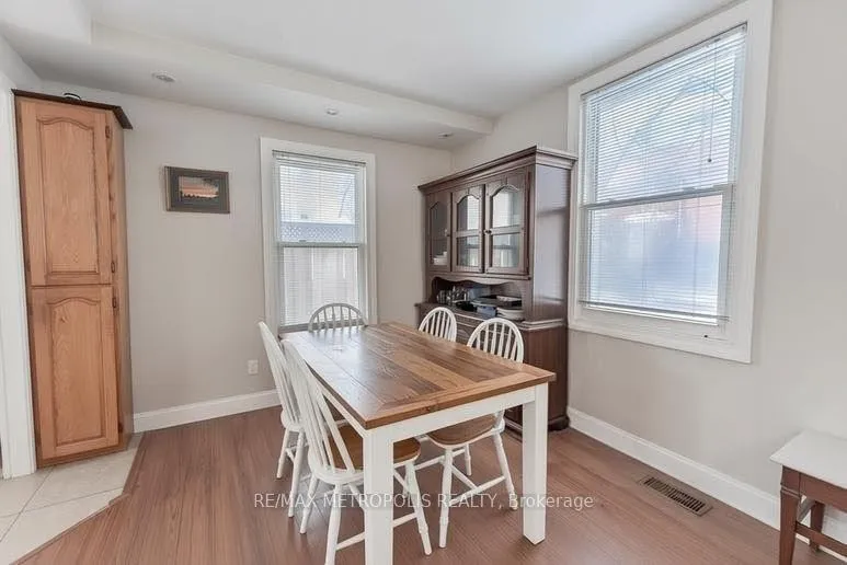 Photo 8 of 336 Division St, Kingston, East of Sir John A. Blvd — HOMEH