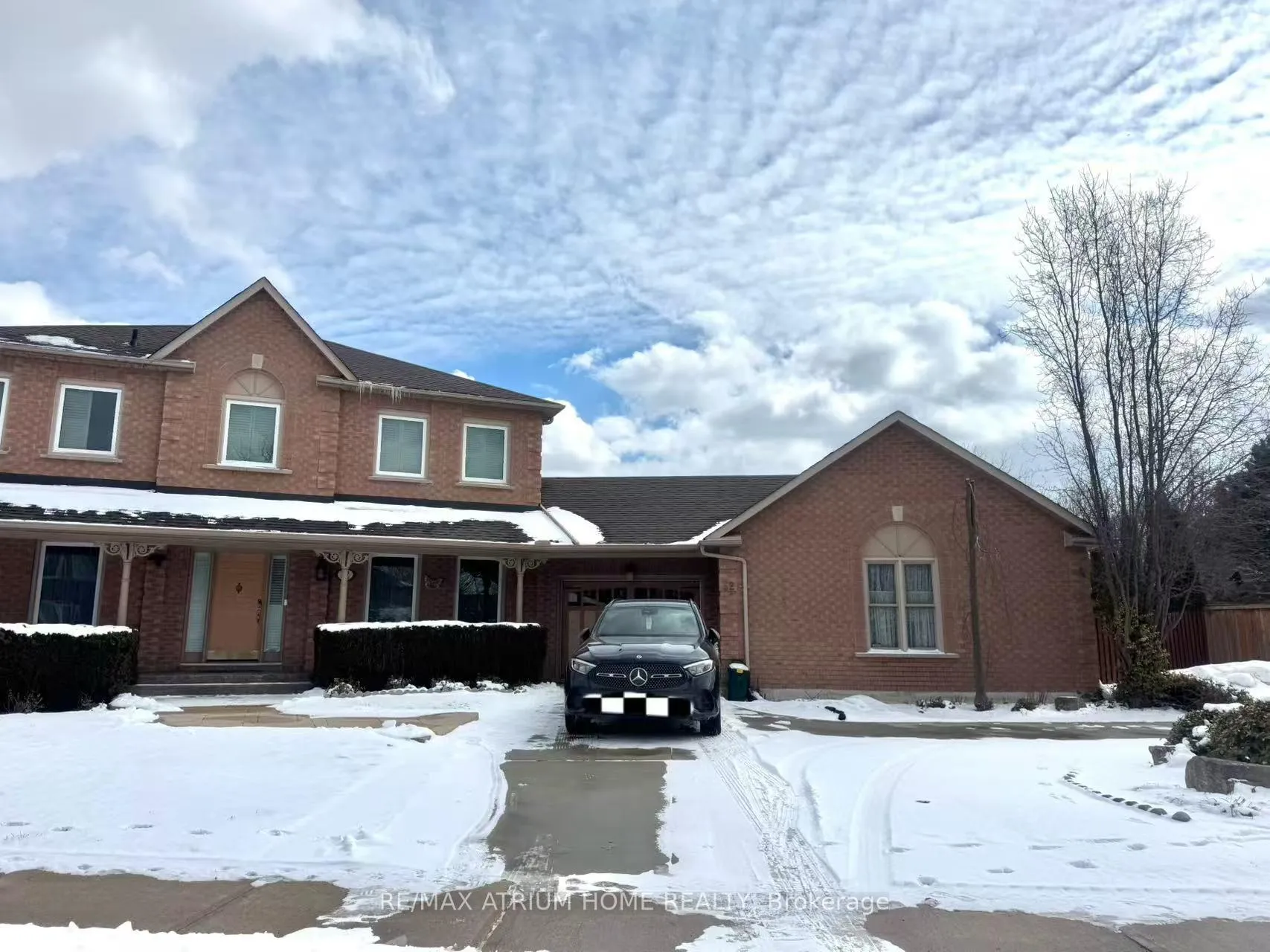 Photo 1 of 52 Loring (basement) Cres, Markham, Unionville — HOMEH