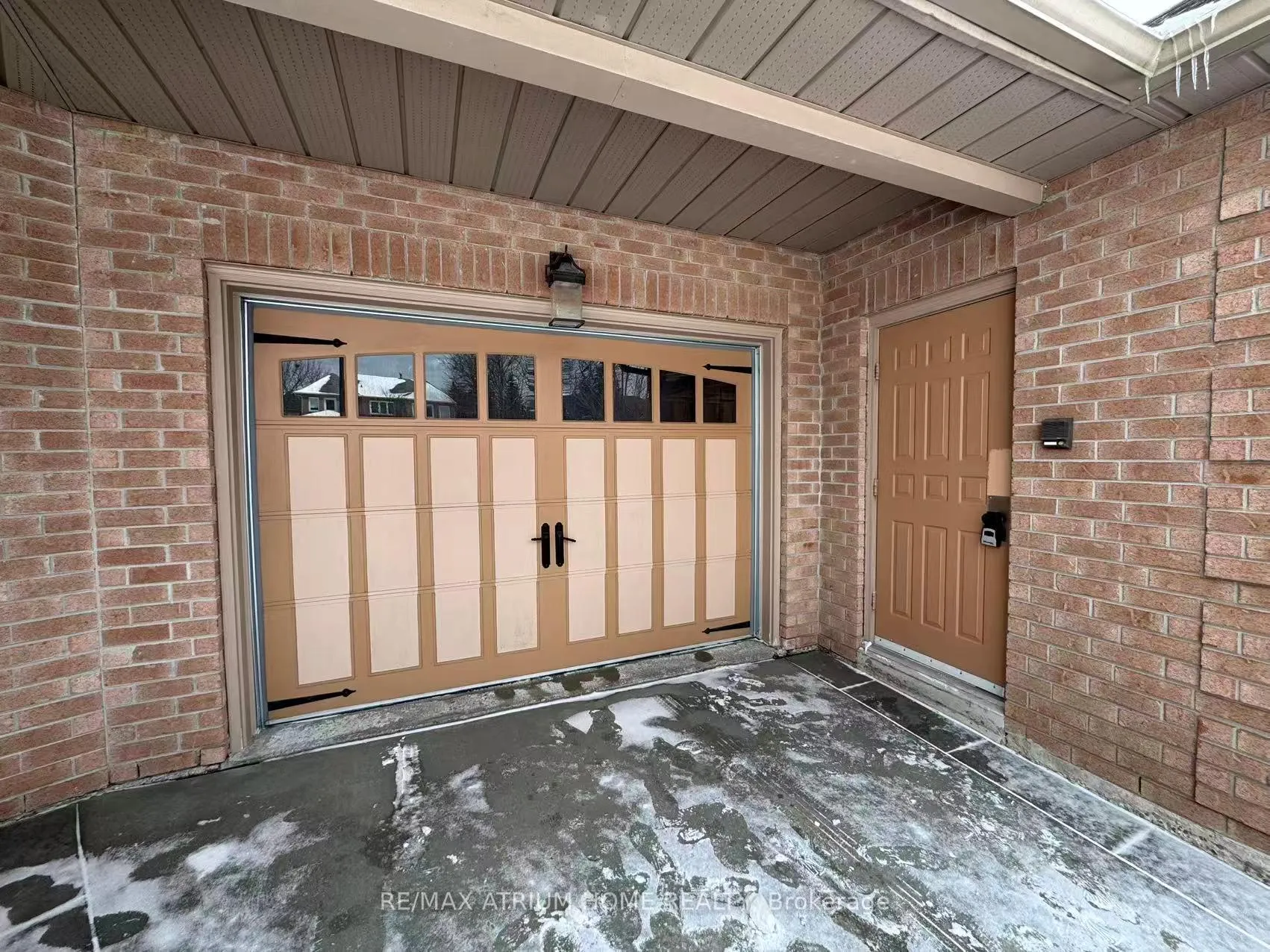 Photo 2 of 52 Loring (basement) Cres, Markham, Unionville — HOMEH