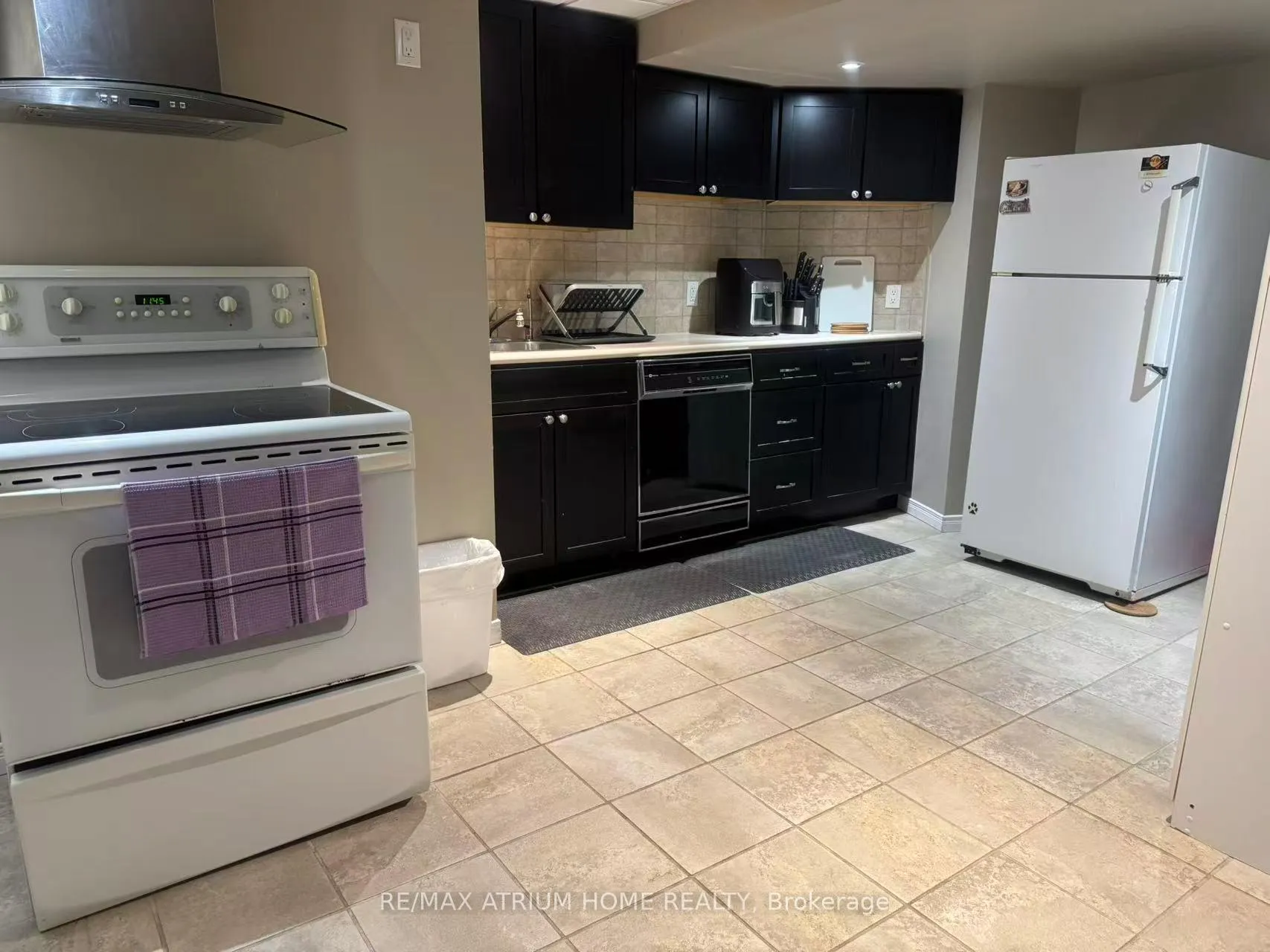 Photo 9 of 52 Loring (basement) Cres, Markham, Unionville — HOMEH
