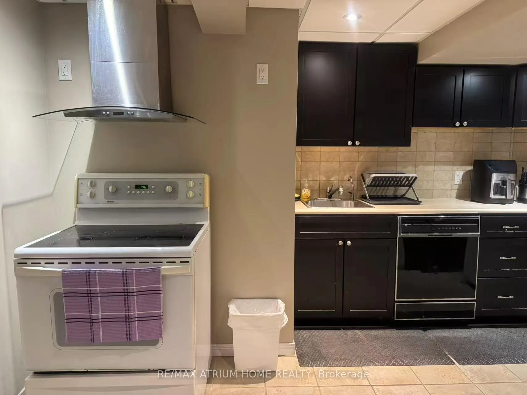 Photo 12 of 52 Loring (basement) Cres, Markham, Unionville — HOMEH