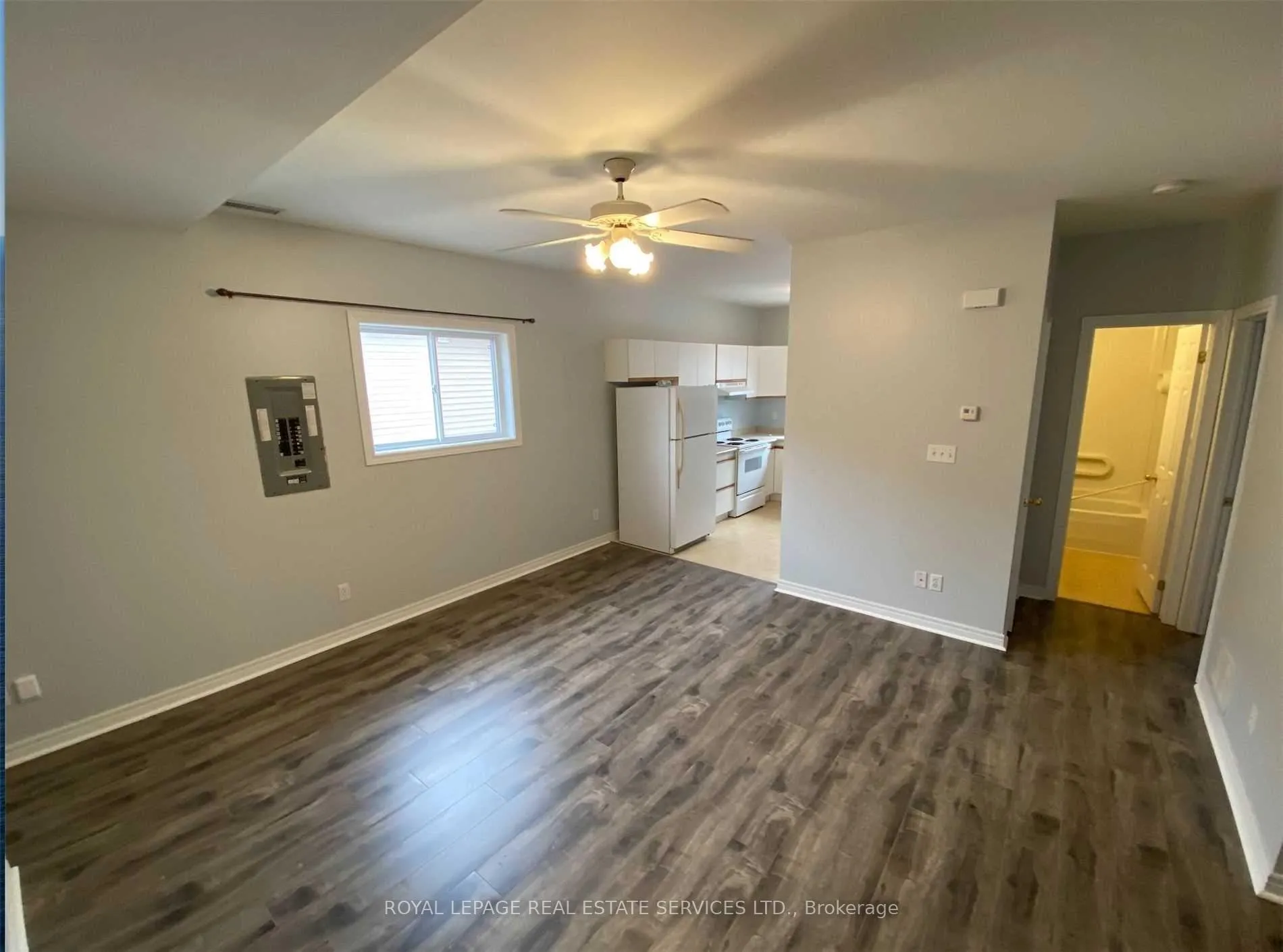 Photo 4 of Unit d, 76 Guelph St, Halton Hills, Georgetown — HOMEH