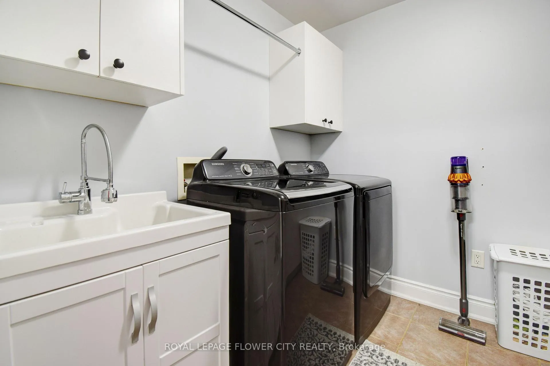 Photo 38 of 837 Cousens Terr, Milton, Coates — HOMEH