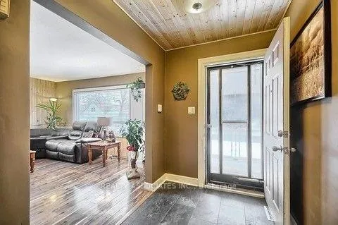 Photo 5 of 20 King St, Georgina, Sutton & Jackson's Point — HOMEH