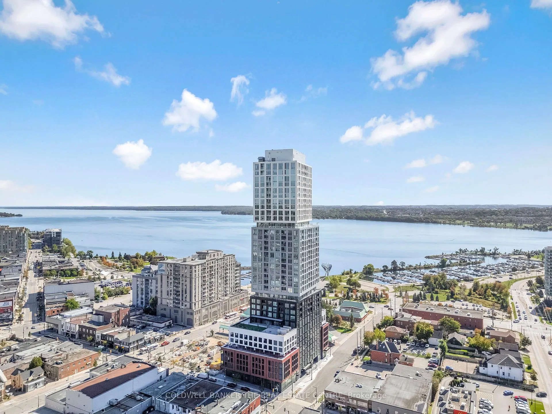 Photo 1 of Unit Unit #1302, 39 Mary St, Barrie, City Centre — HOMEH