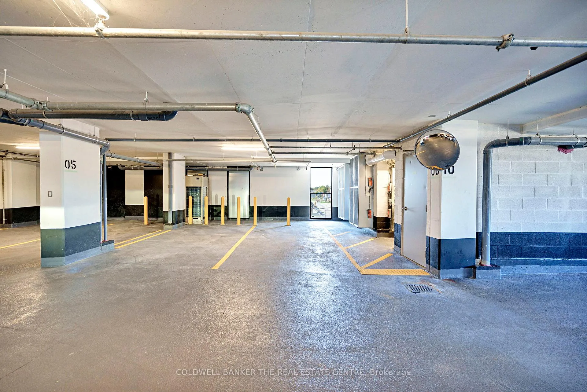 Photo 17 of Unit Unit #1302, 39 Mary St, Barrie, City Centre — HOMEH