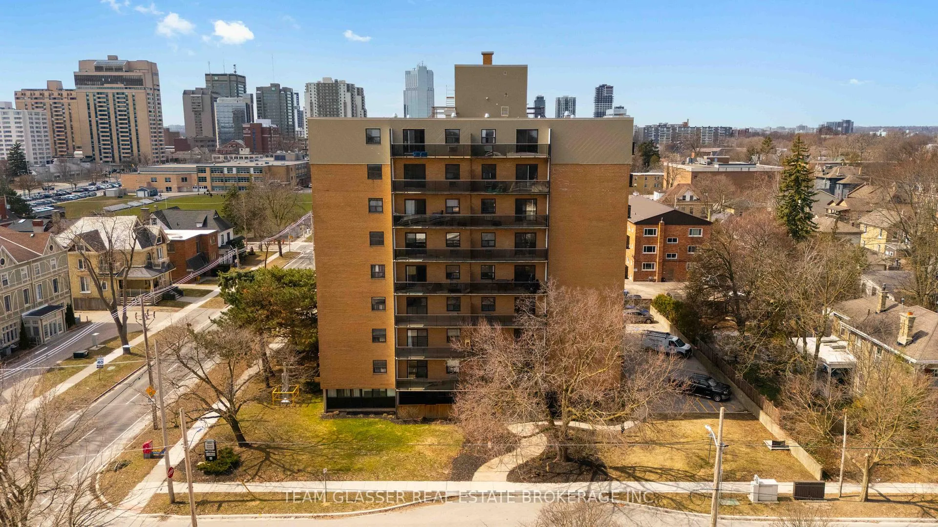 Photo 19 of Unit 906, 498 Queens Ave, London, East F — HOMEH