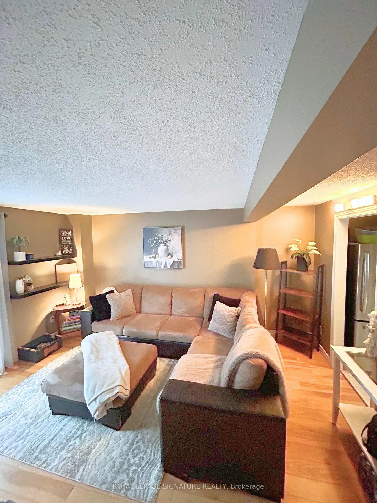 Photo 2 of 276 Benesfort Cres, Kitchener, Highland West — HOMEH