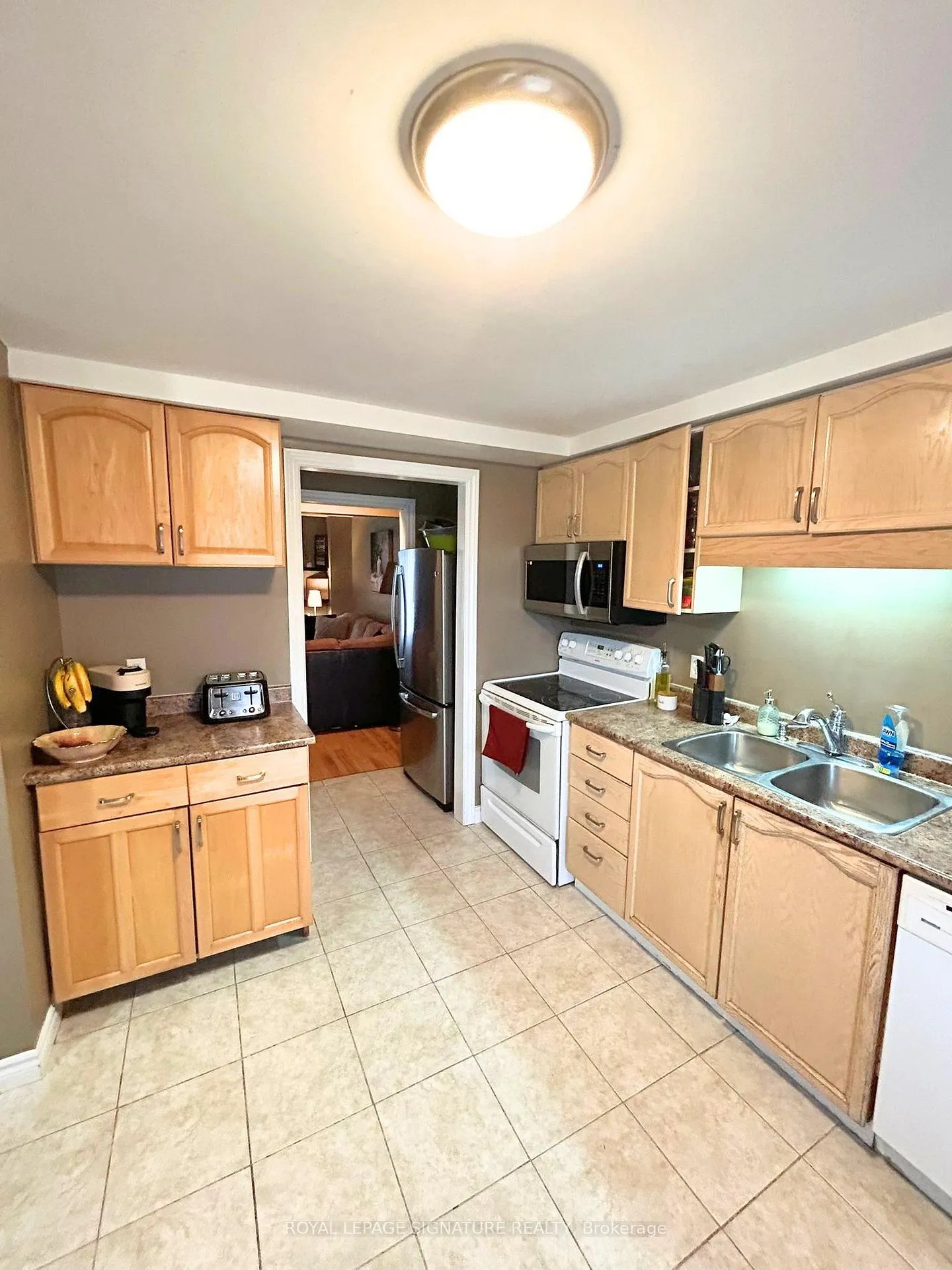 Photo 6 of 276 Benesfort Cres, Kitchener, Highland West — HOMEH