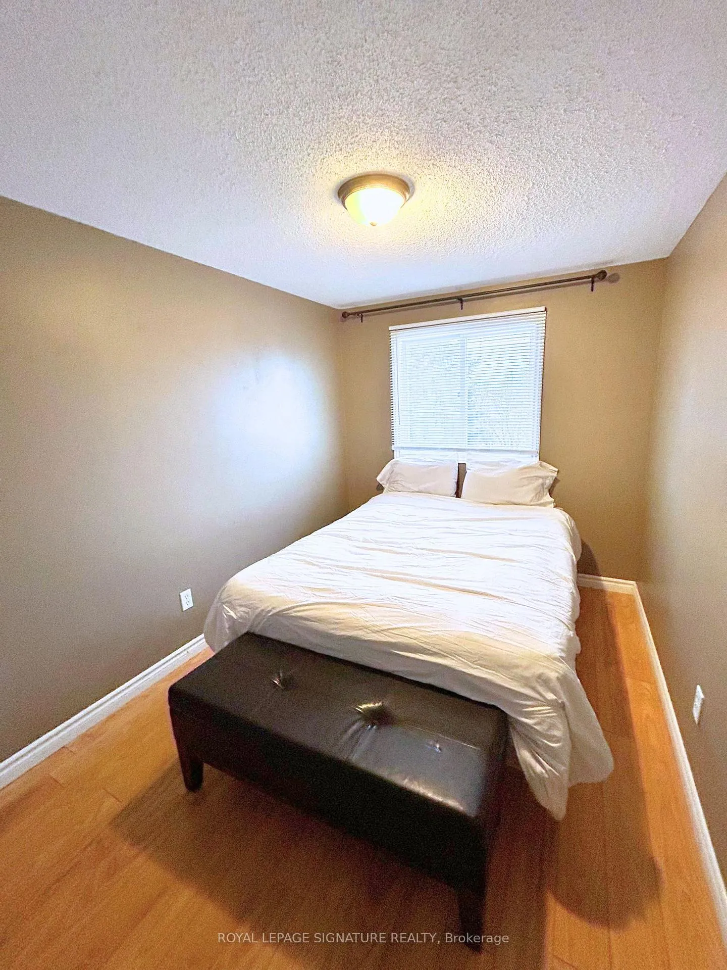 Photo 9 of 276 Benesfort Cres, Kitchener, Highland West — HOMEH